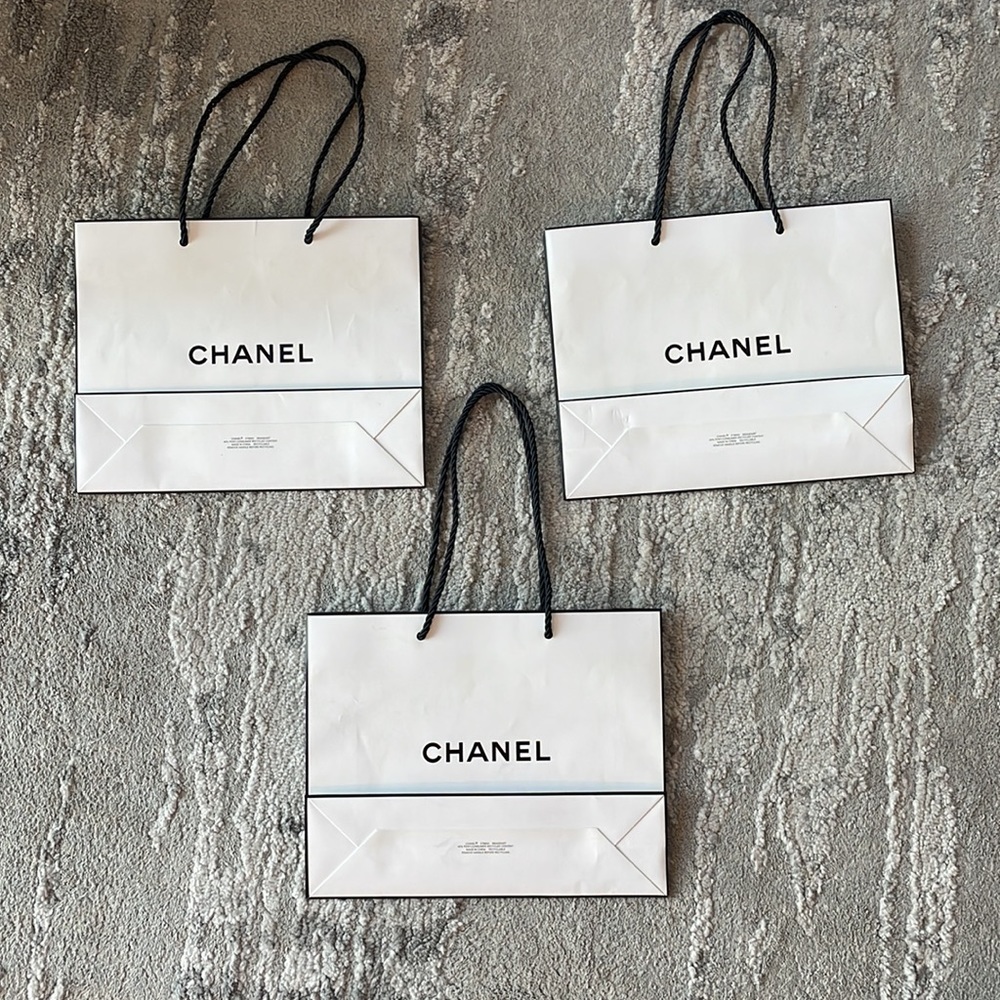Chanel - Picture 3 of 5